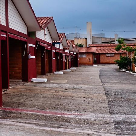 Hotel E Motel Madrugada 伊图 外观 照片