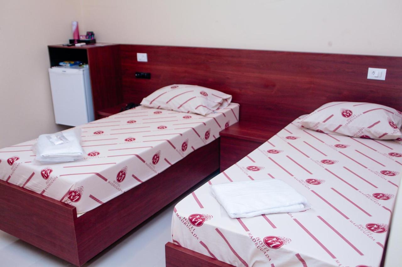Hotel E Motel Madrugada 伊图 外观 照片